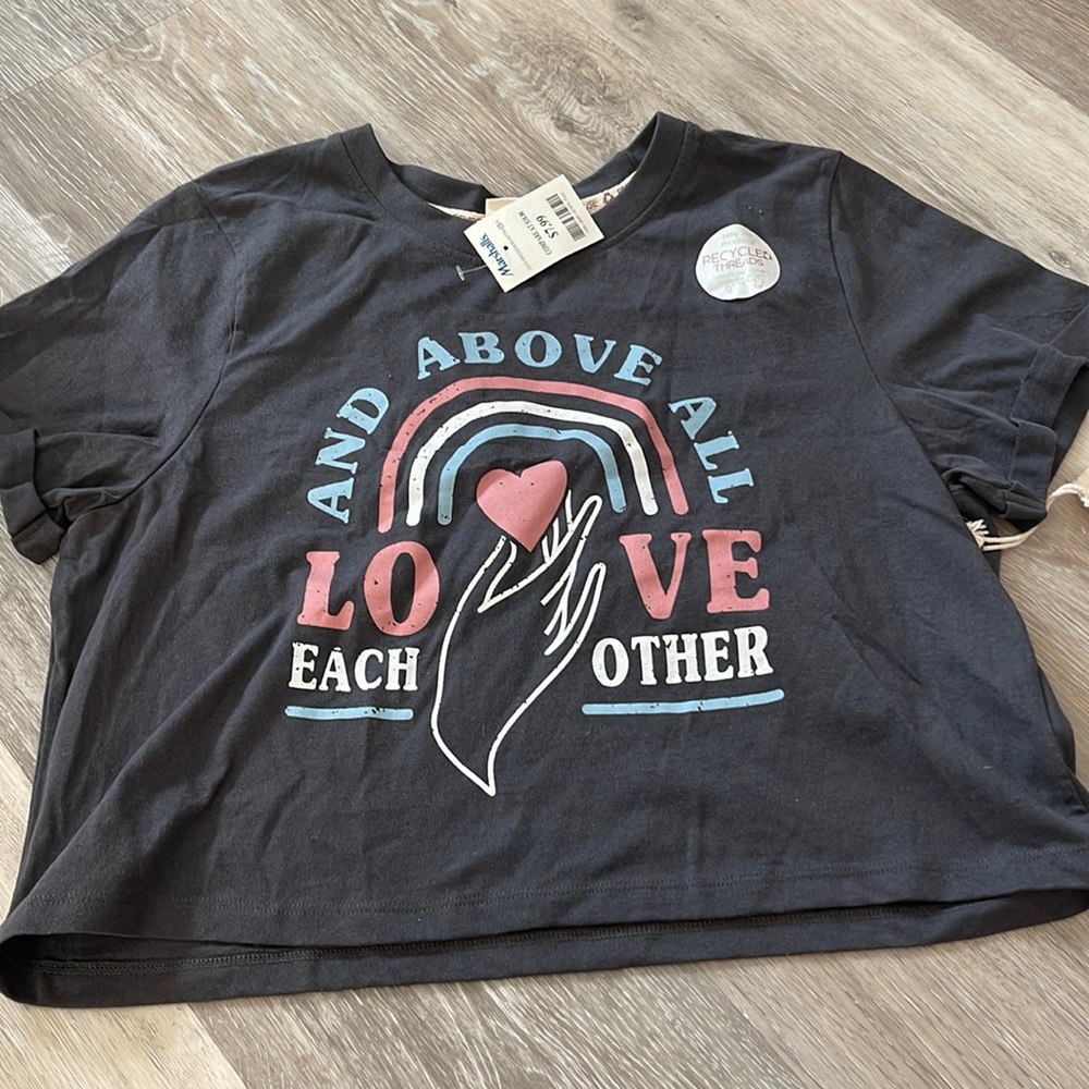 Cropped Love Tee!